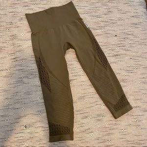 Gymshark Energy Seamless Crop Leggings